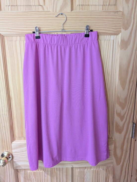 Nuggles Dresses & Skirts - Nuggles Women’s L All-Sport Skirt Built In Leggings Pink Solid